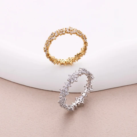 Daisy flakeのゴールドとシルバーのリング